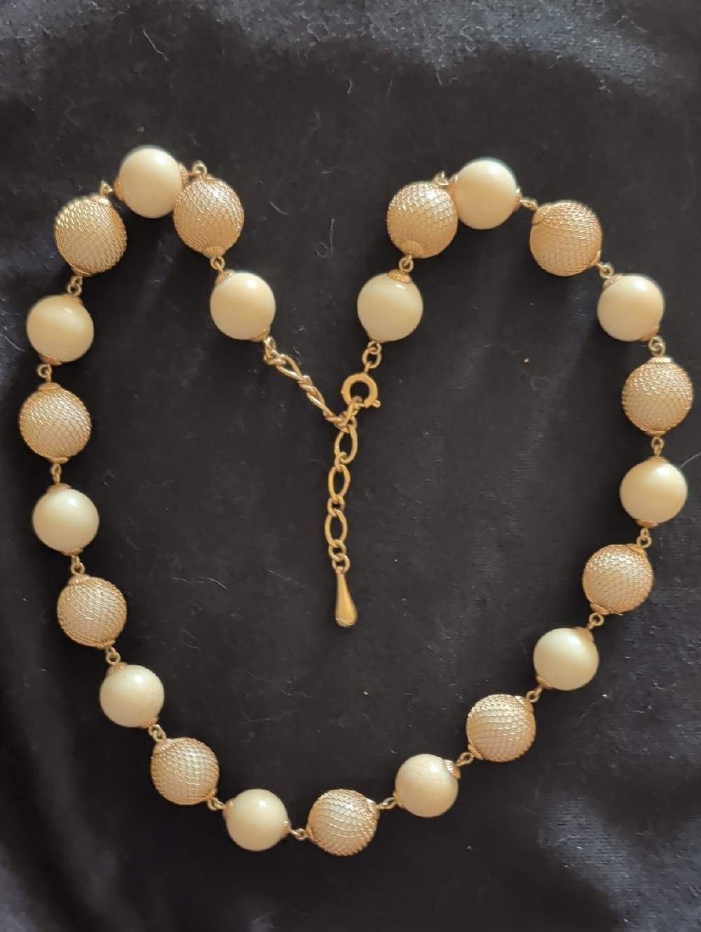 Vintage Pearl Style Beaded Necklace With Gold Tone Accents